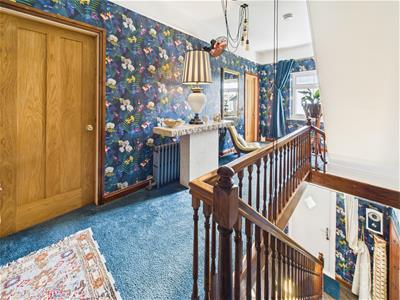 FIRST FLOOR LANDING